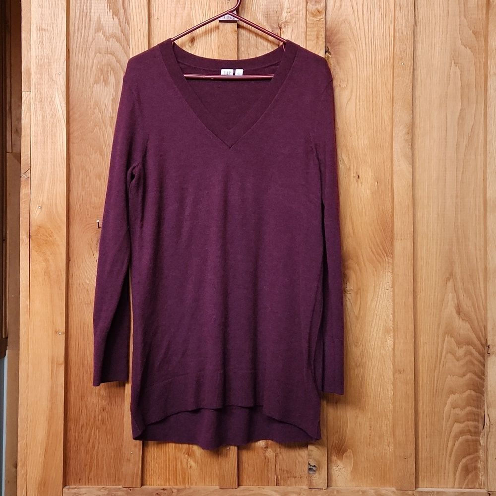 GAP Maternity Merino Wool Knit V-Neck Tunic Length Sweater, Large, Wine Burgundy